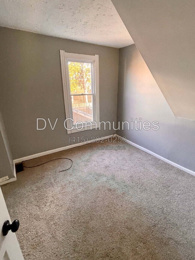 Building Photo - 1335 W 61st St
