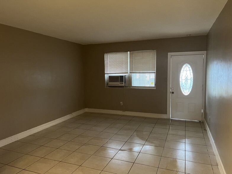 Large Living Room. - 1864 NW 93rd St
