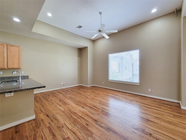 Building Photo - 1124 Patterson St