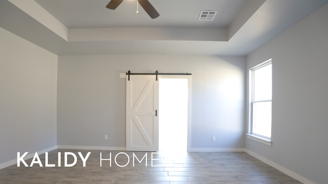 Building Photo - 305 Kirks Holw