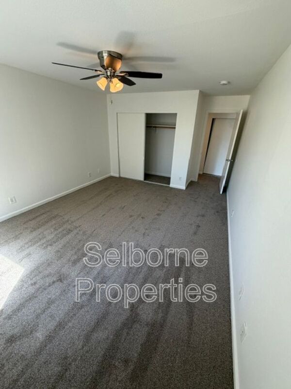 Building Photo - 407 Fairmount Ave