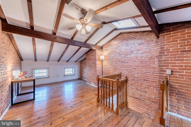 Building Photo - 931 S Charles St
