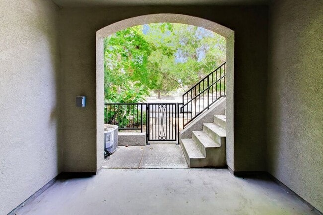Building Photo - 485 Chagall St