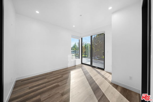 Building Photo - 5812 Willis Ave