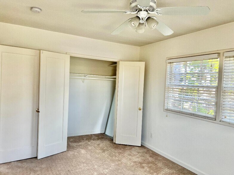 Building Photo - 4256 Noyes St