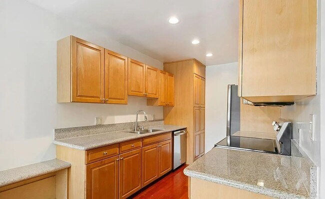 Building Photo - 1200 Flores St