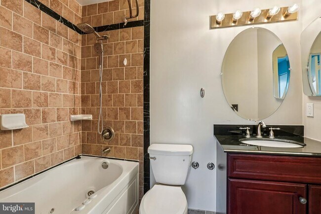 Building Photo - 1305 Riverwood Way