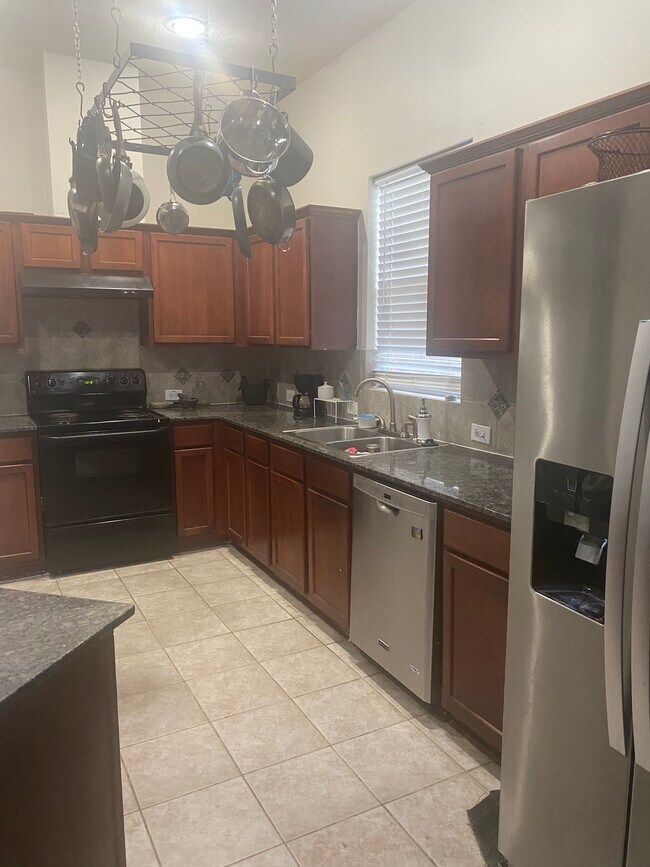 Building Photo - 10107 Olive Mount St