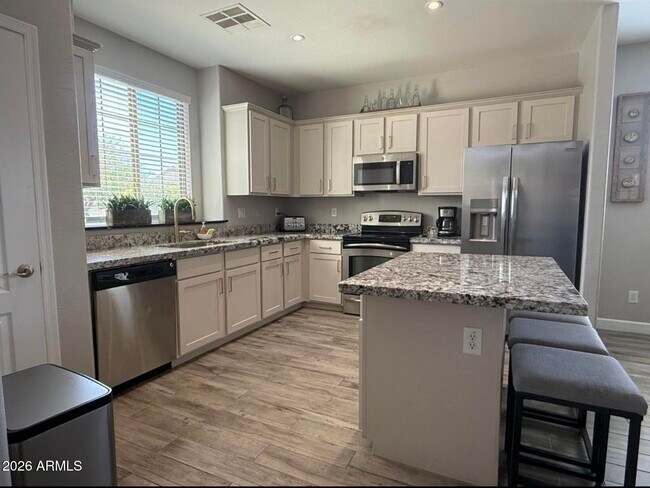 Building Photo - 3708 E Kerry Ln