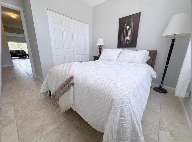 Building Photo - 2080 Greenview Shores Blvd