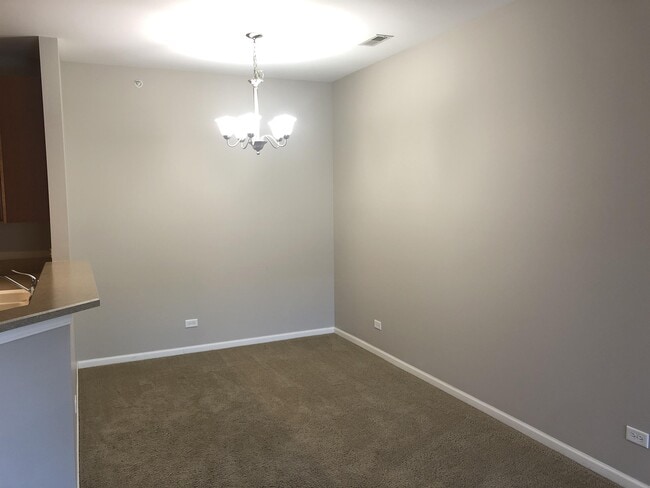 Building Photo - 2220 Aurora Dr