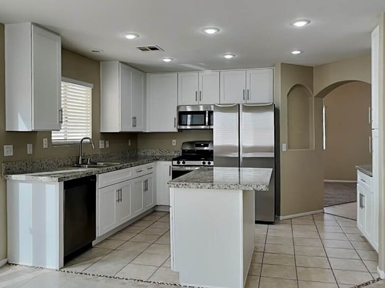 Building Photo - 3122 S Penrose Ct