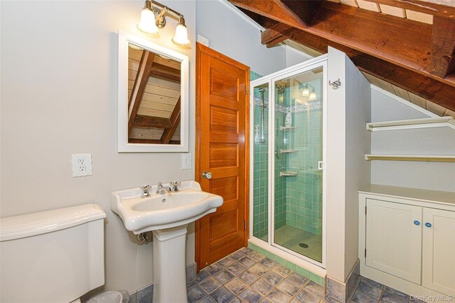 Building Photo - 150 Copeces Ln