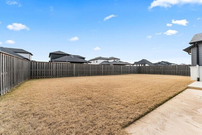 Building Photo - 3505 SW Radiance Ave