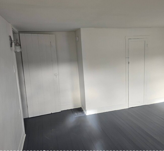 Building Photo - Charming 2 Bed / 1 Bath Single Family Home in Lansford with Front Porch & Yard!