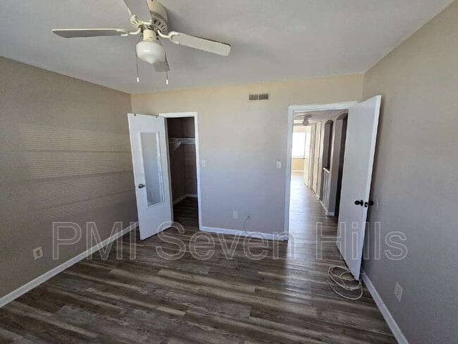 Building Photo - 2325 W Pensacola St