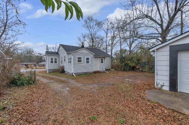 Building Photo - Stylish 2-Bedroom, 1-Bath Home with Contemporary Finishes ($1200/mo rent***)