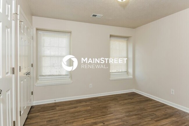 Building Photo - 4 Bedroom Pet-Friendly Home in JONESBORO, GA with Main Street Renewal