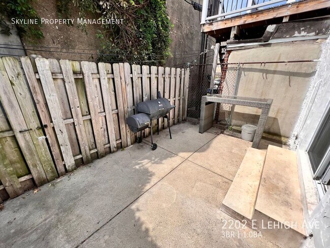 Building Photo - 2202 E Lehigh Ave