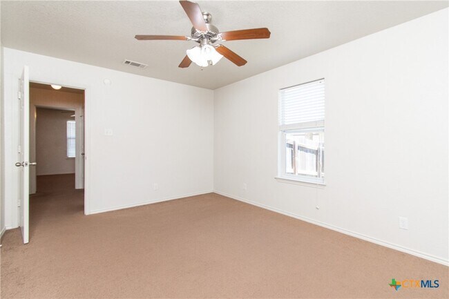 Building Photo - 3902 Bolivar Dr