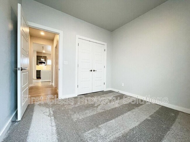 Building Photo - 512 NW 176th Terrace