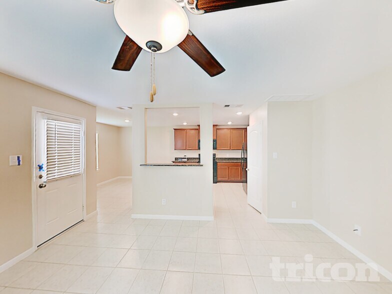 Building Photo - 512 Red Dusk Paint Dr