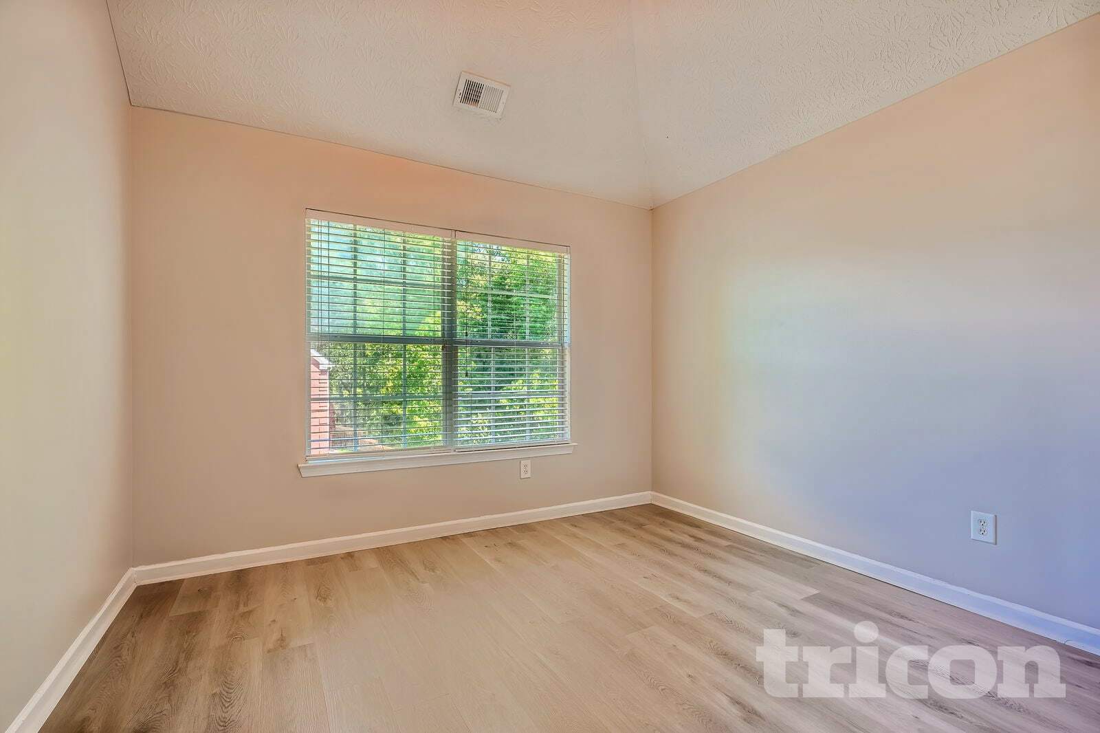 Building Photo - 800 Hannah Ct