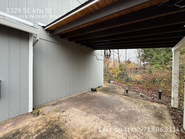 Building Photo - 1329 SE 4th St