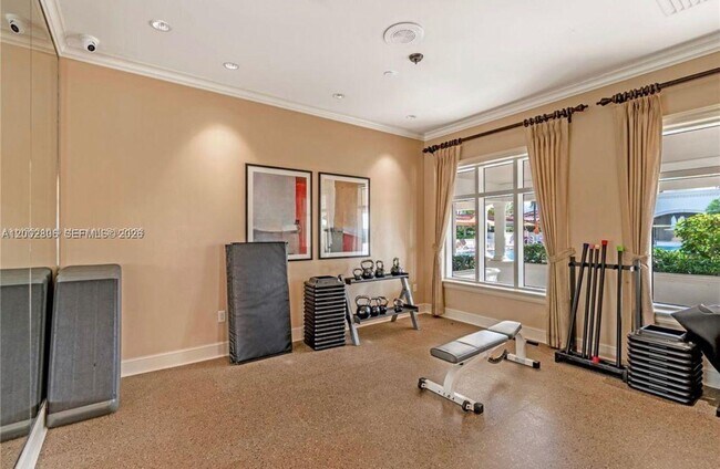 Building Photo - 20000 E Country Club Dr