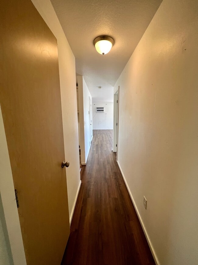 Building Photo - 386 Benson St