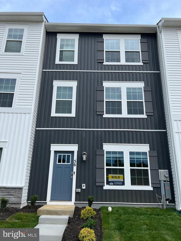Building Photo - 56 Aloma St