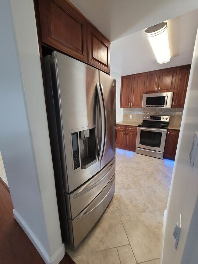 Building Photo - Charming 2-Bed, 1.5-Bath Concord Condo wit...