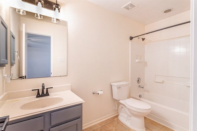 Building Photo - 2830 Katy Briar Ln