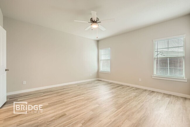 Building Photo - A1- Albany