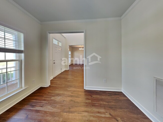 Building Photo - 3047 Romain Trail