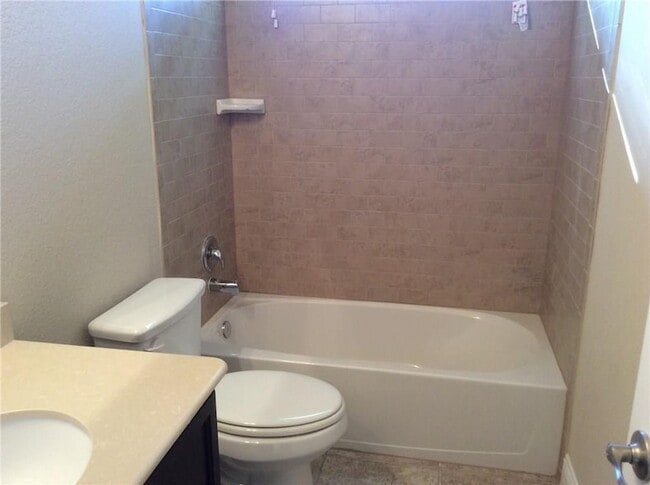 Building Photo - 10309 Hidden Haven Dr