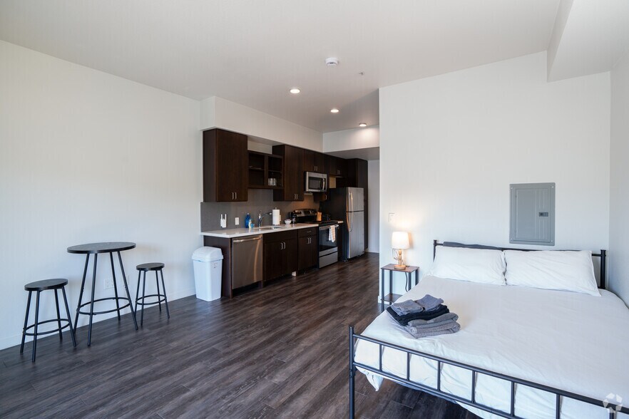 Studio - 455SF - Living Room - The Overture