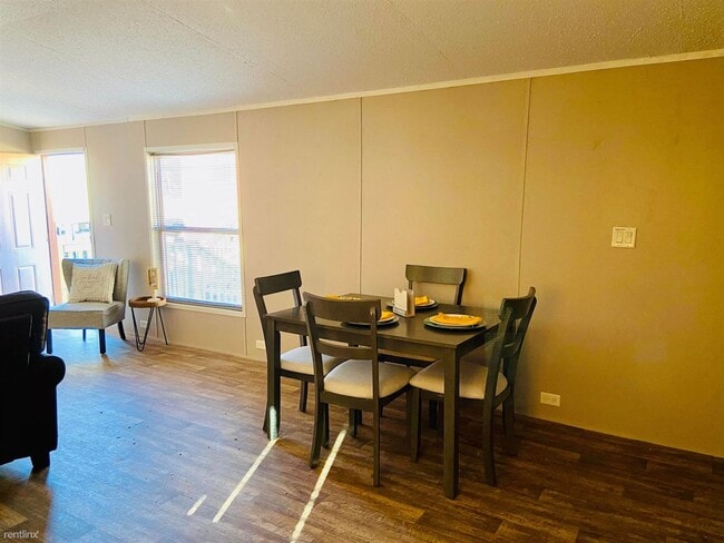 Building Photo - 3 br, 2 bath Mobile Home - 600 Holly Dr 2