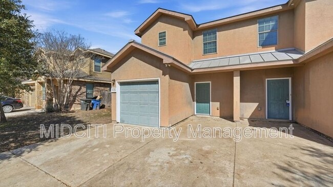 Building Photo - 1121 Brown Rock Dr