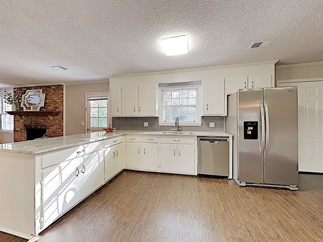 Building Photo - 4200 Oakridge Dr Columbia SC 29204