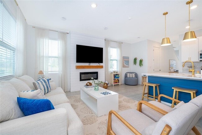 Building Photo - 847 Longboat Dr