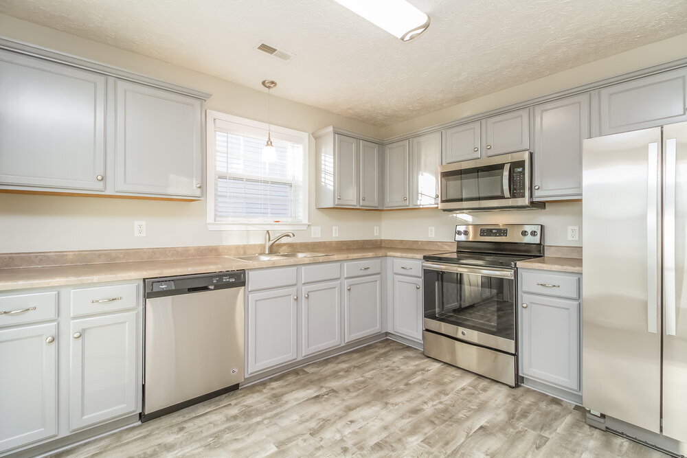 Building Photo - 1625 Beaconcrest Cir