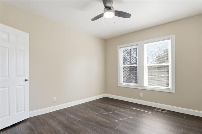 Building Photo - 393 8th St NE