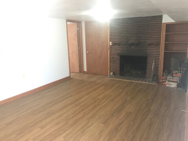 Building Photo - 6933 N Williams Ave