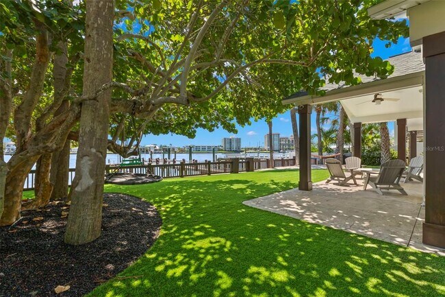 Building Photo - 819 Bay Esplanade