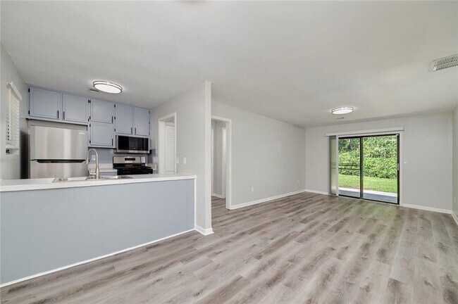 Building Photo - 355 Santa Fe Trail