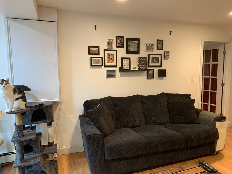 Building Photo - 11 Bridge St