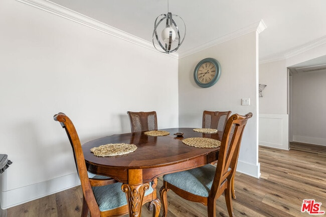 Building Photo - 5215 Balboa Blvd