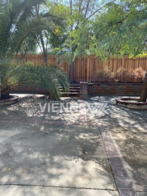 Building Photo - 7956 Robinson Dr