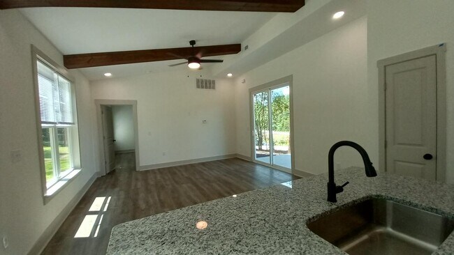 Building Photo - 1089 Long Hollow Rd